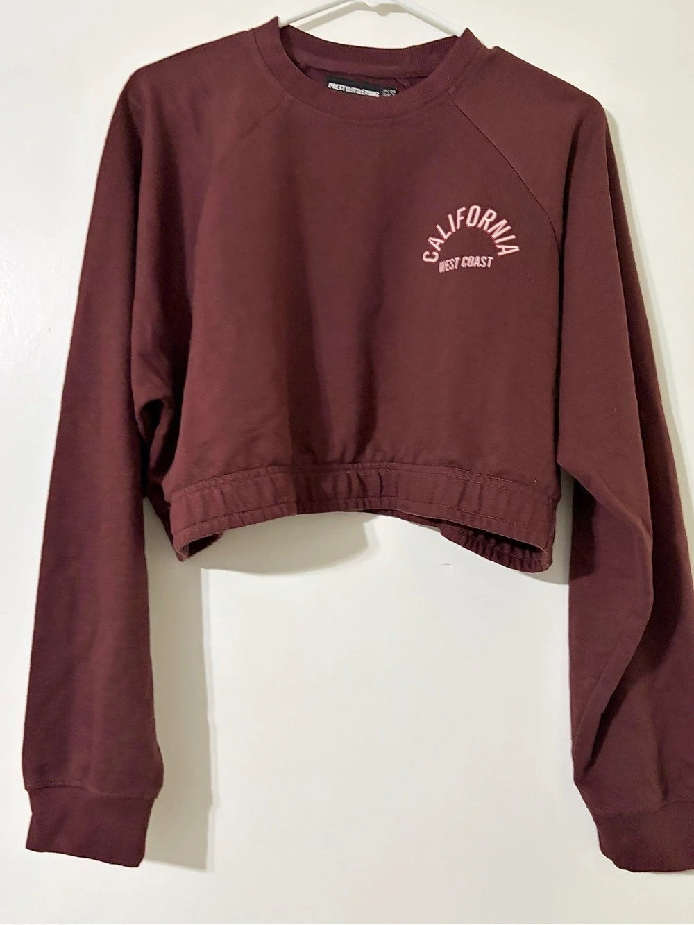 PrettyLittleThing Cropped Sweatshirt in Burgundy Size UK 24 / US 20 Like New